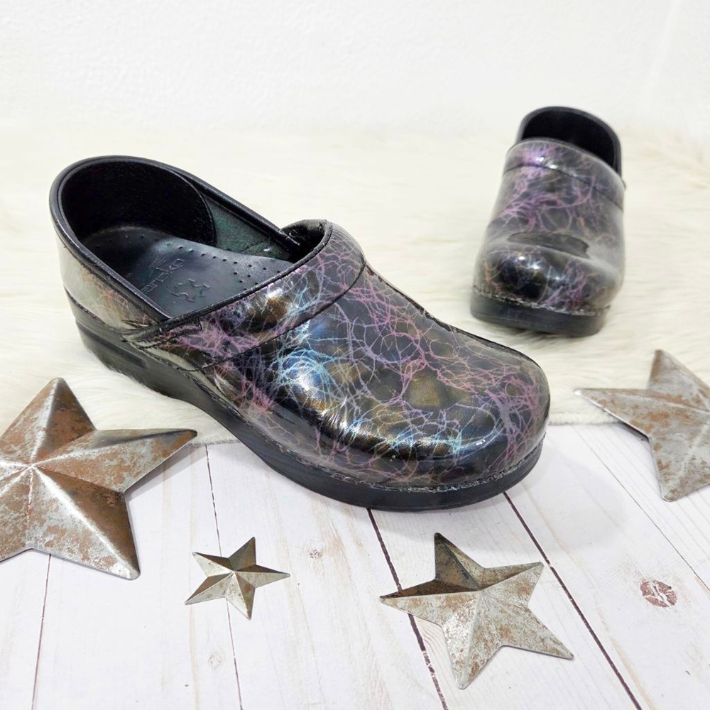 Dansko Professional Clogs Women's sz 37 US 7 Lightning Patent Shoes